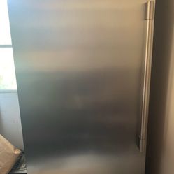 Frigidaire Professional Series Freezer 