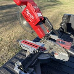 Milwaukee 10 Inch  Sliding Compound Miter Saw 