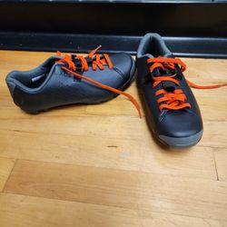 Shimano XC5 Bike Shoes Size 38 SPD CLIPS INCLUDED for Sale