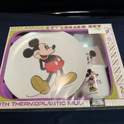 1970s Disney three-piece Mickey and Minnie mouse TV snack set melamine factory sealed new old stock