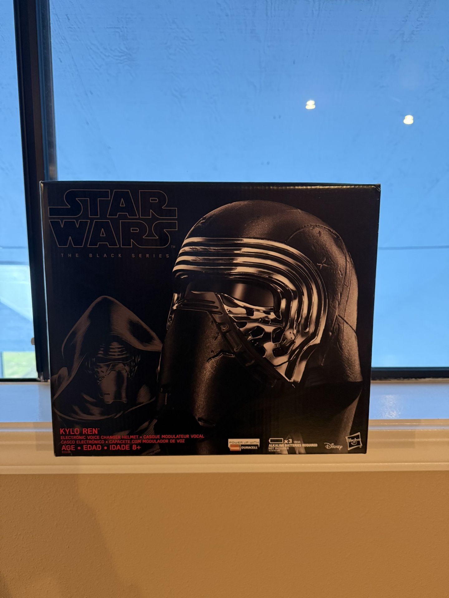 Hasbro Star Wars The Black Series KYLO REN Voice Changer Helmet SEALED!