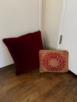 Set of 2 Decorative Throw Pillows