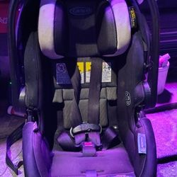 Graco Snugfit 35XL Car seat 