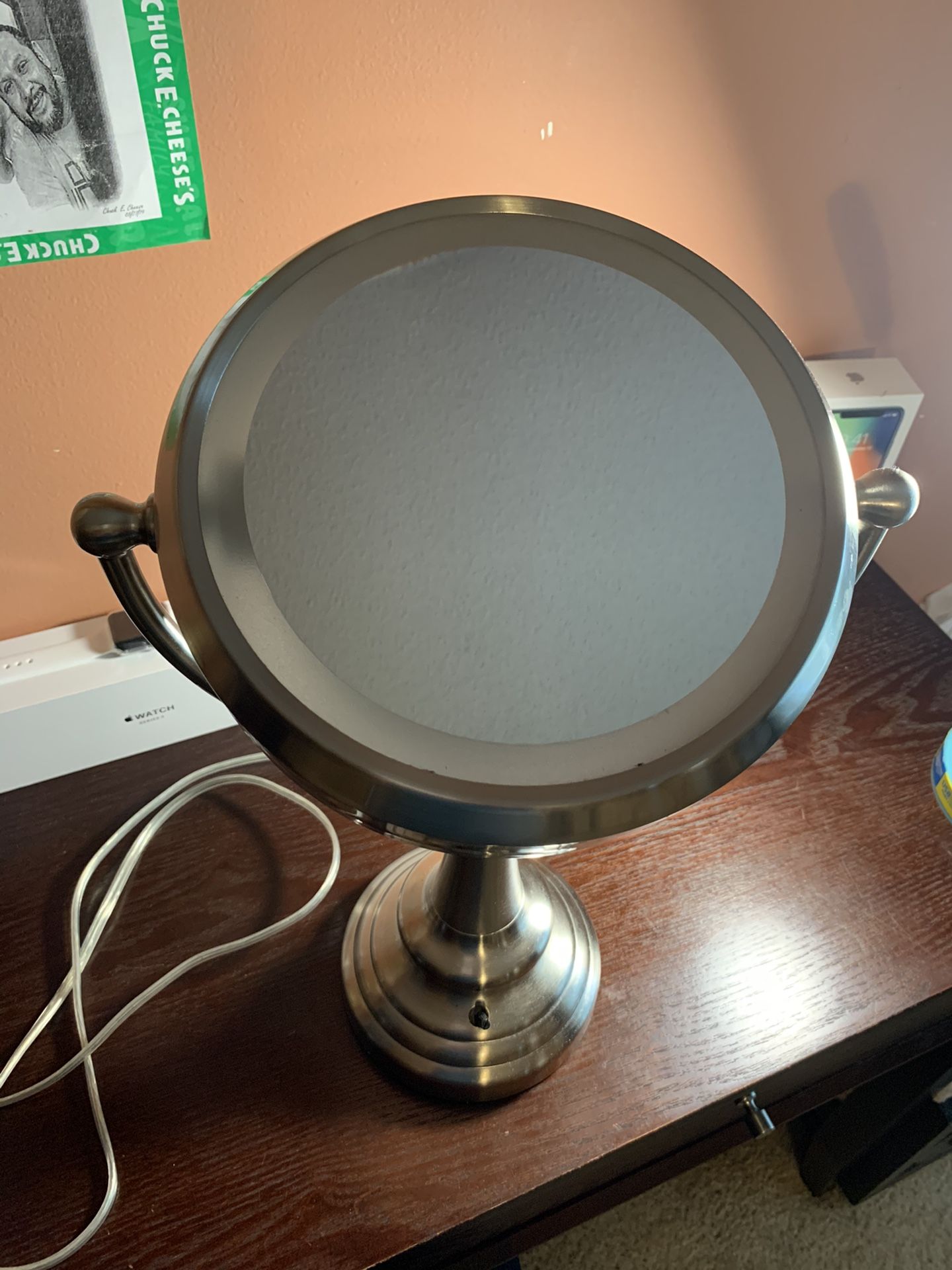 2 sides Makeup mirror with lights 1X and 10X Pick up in Mebane NC