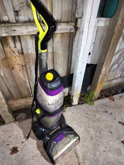 CARPET CLEANER/ STEAMER . WORKS GOOD. NEEDS TANK WASHER