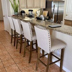 Set Of 4 Beautiful Bar Height Cushioned Chairs 