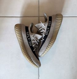 Yeezy 350 slate size 9