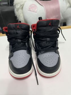Nike Air Jordan 1 Mid Black