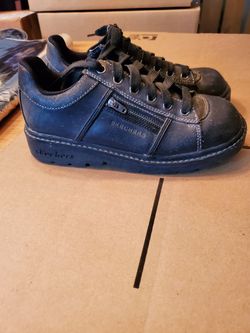 Black skechers boots