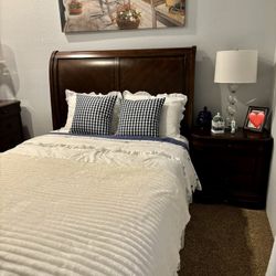 Queen Bedroom Set