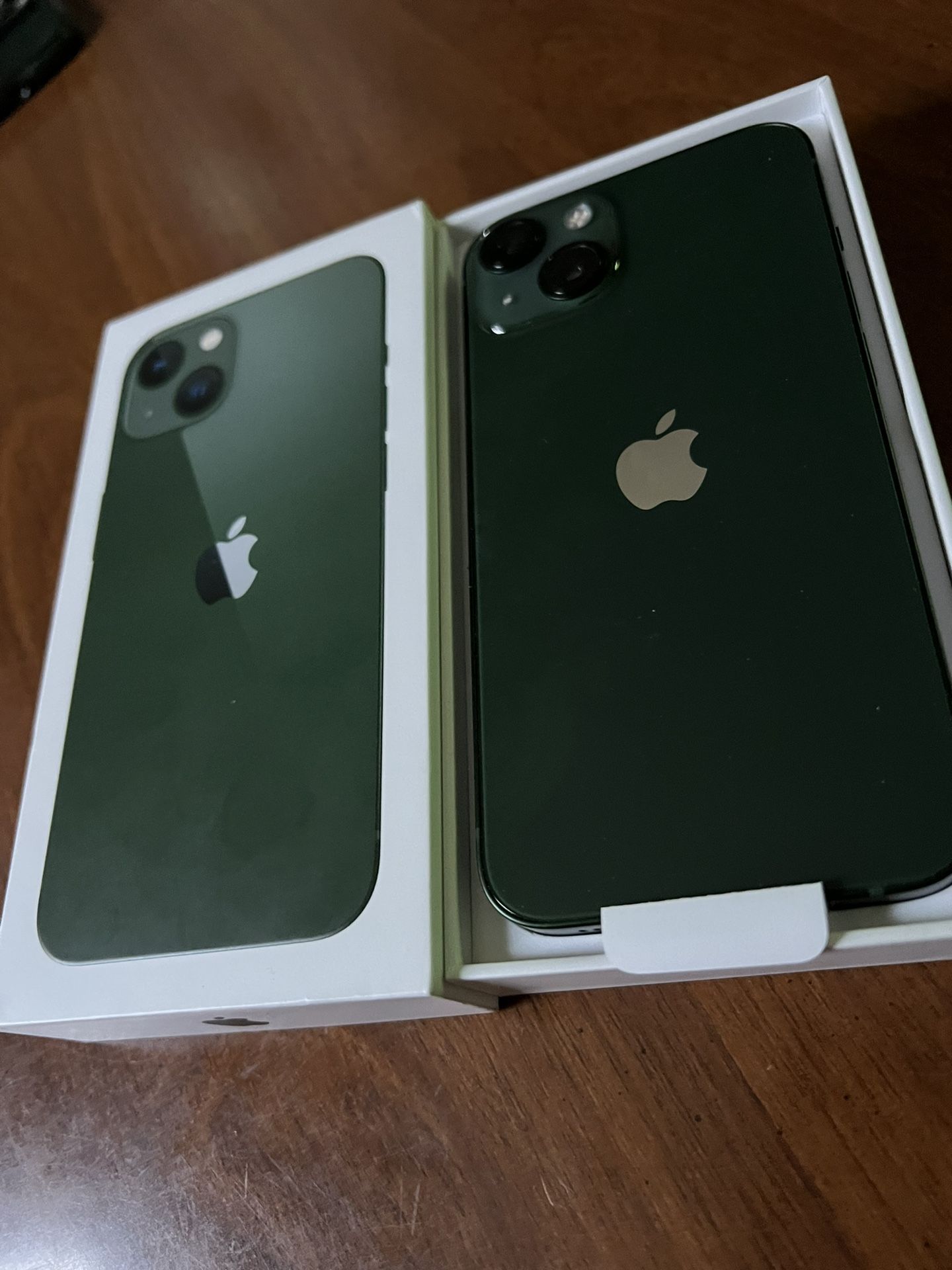 iPhone 13 128 gbs T-Mobile And Metro Pcs Licamobil Simple Mobil Sprint