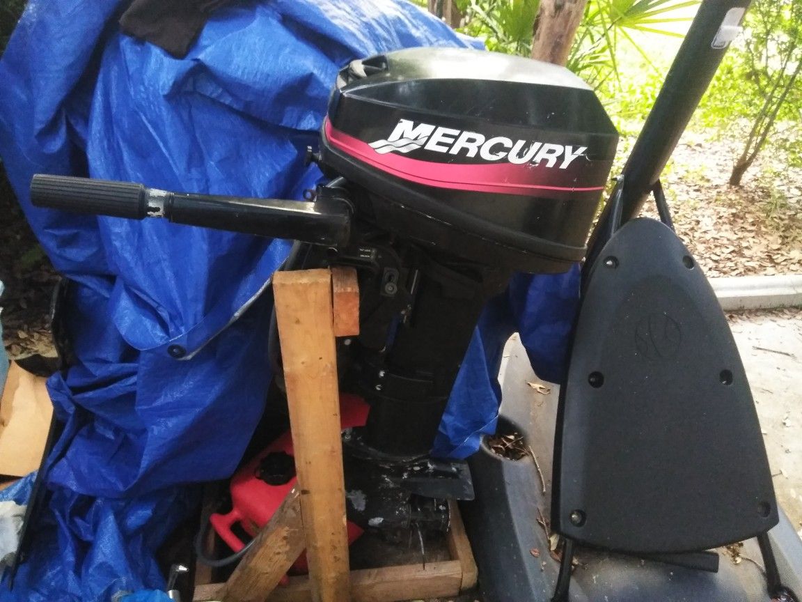 Mercury 9.9hp Runs good! Starts on first pull!