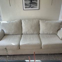 RC Willy Couch 