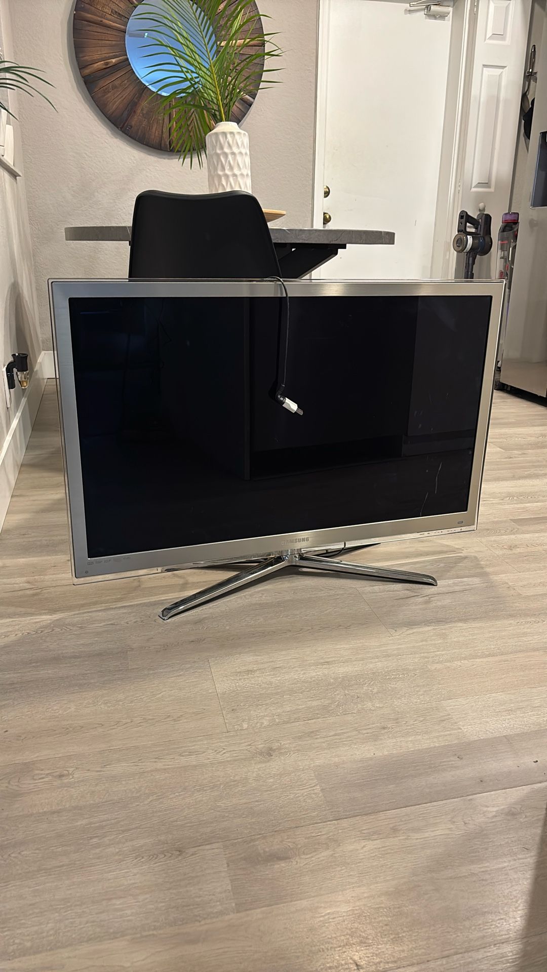 Tv 40” Inch - television 40 Pulgadas Samsung NO smart