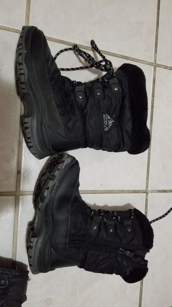 Size 2 Kid / Boy / Girl SNOW / winter boots - Firm Price