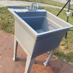 24" Freestanding Utility Sink, Grey