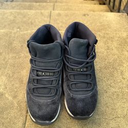 Wmns Air Jordan 11 Retro “Midnight Navy Velvet” Size 6.5