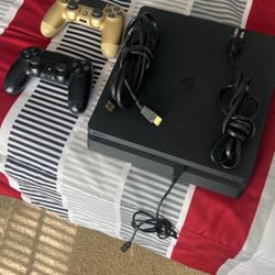 PS4, 2 Controllers, TurtleBeach Headphones