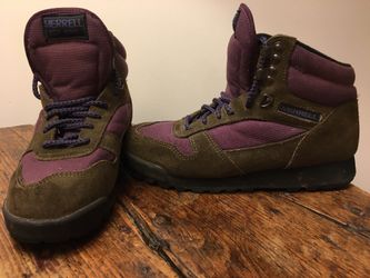 Merrel Woman’s Air Cushion Eco Hiking Shoes Size 7- Very Lightly Worn!