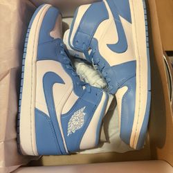 Jordan 1 Retro Mid UNC