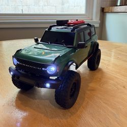 Axial 1:24 scale rc crawler green ford bronco