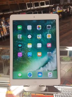 Apple iPad Air - 9.7" - 16GB - Retina - WiFi - Siri - Refurbished with warranty at RizTech in Medina