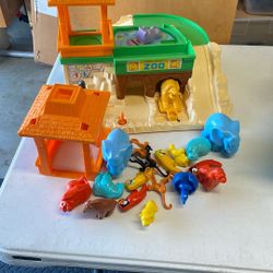1984 Fisher Price Zoo W Animals 