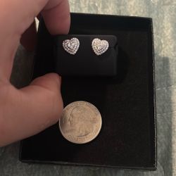Beautiful heart shaped studs, 925 1.0ct Moissanite 