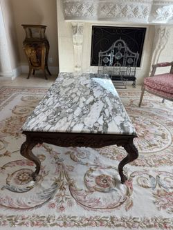 French Louis XV Marble Top Coffee Table / Mesa de centro mármol estilo Luis XV