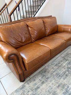 Beautiful Haverty’s Cagney Leather Sofa