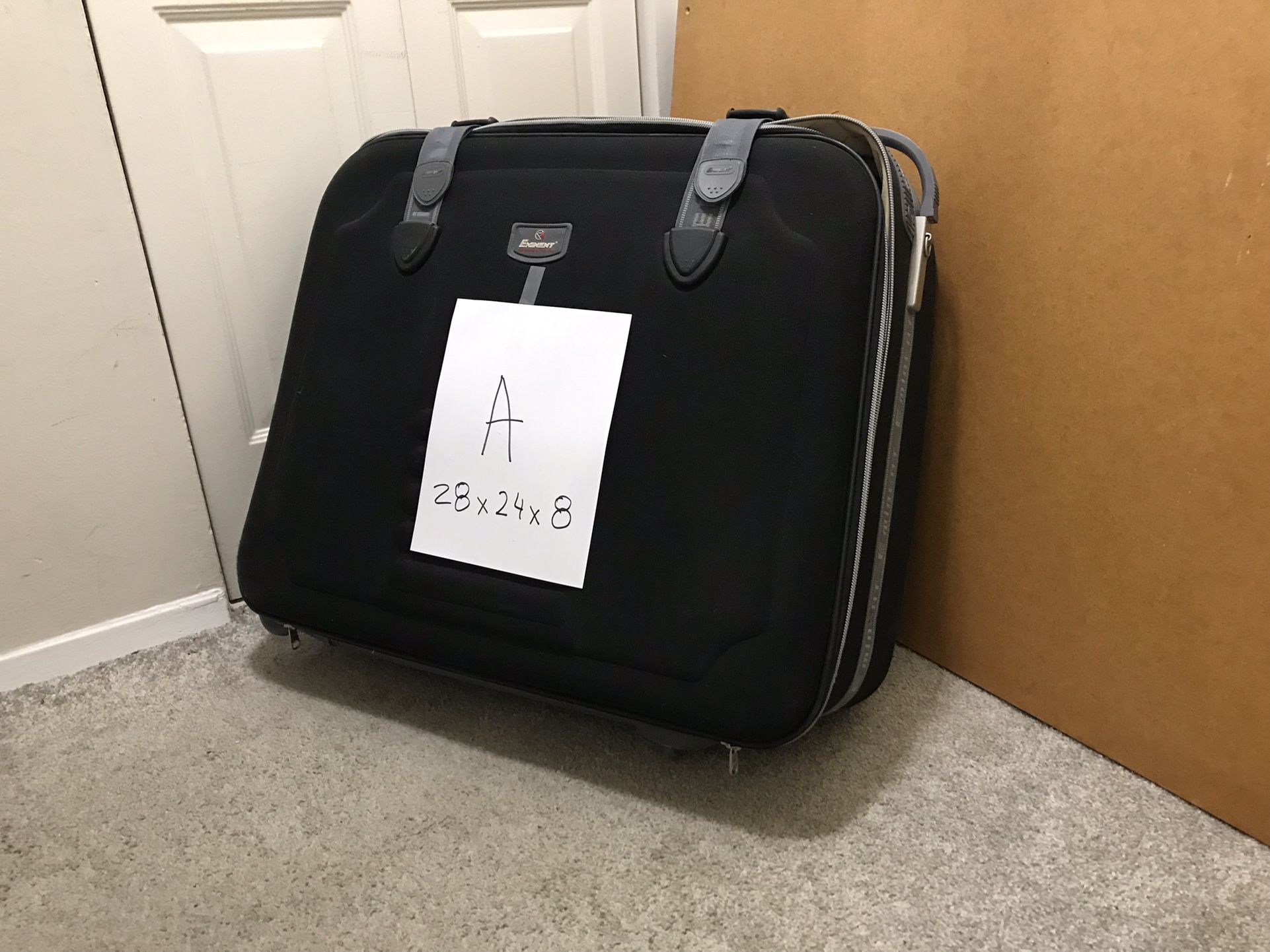 Free Large Suitcases Pay $350 For 8 Luggage