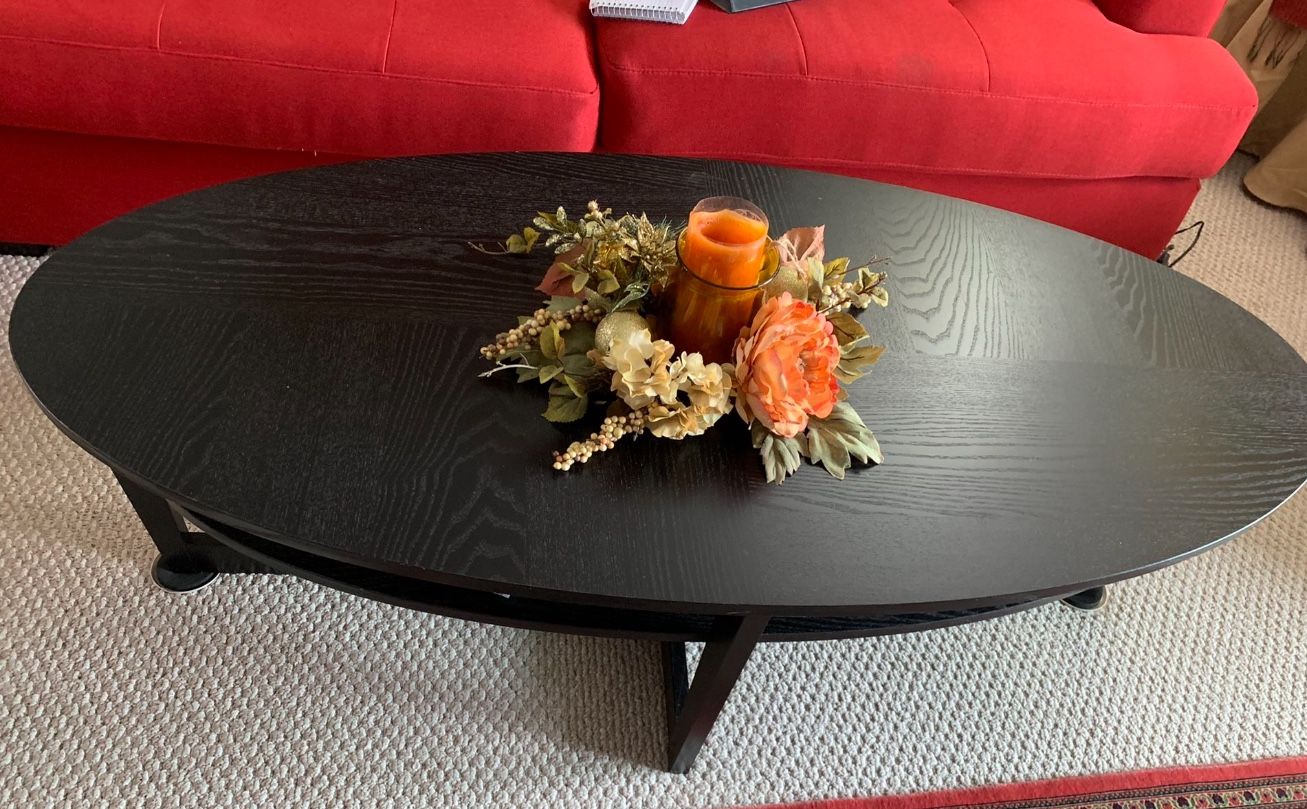 Cocktail table