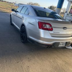 2010 Ford Taurus