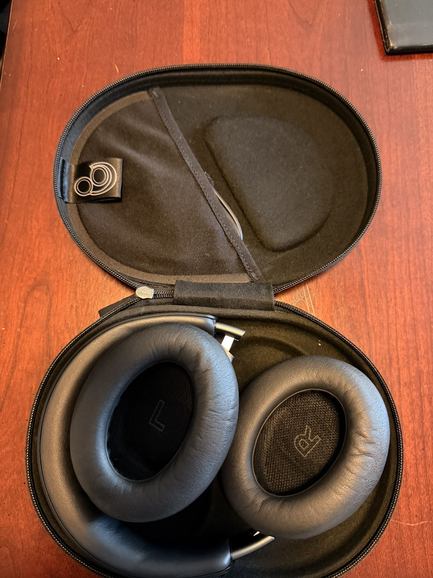 Bose QC Noise Cancellation Headphones Gen 1