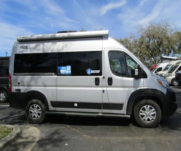 2024 Thor Motor Coach RIZE 18G