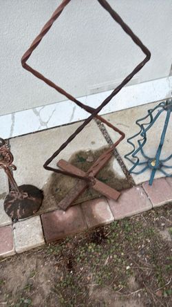 3 Metal candle holders