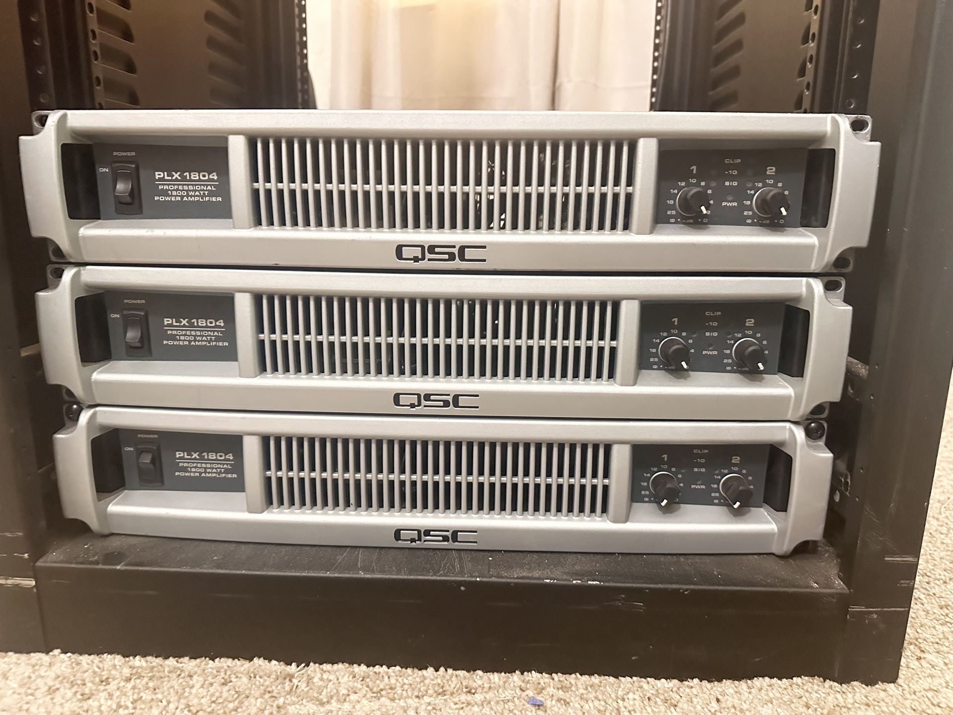 QSC PLX 1804 Amplifier