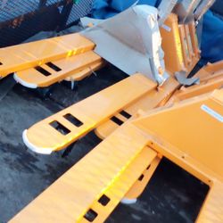 New Uline Pallet Jacks 5500 Capacity $259 New$$