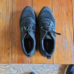 SKETCHERS GO RUN MAX CUSHION WOMEN'S 10 .5