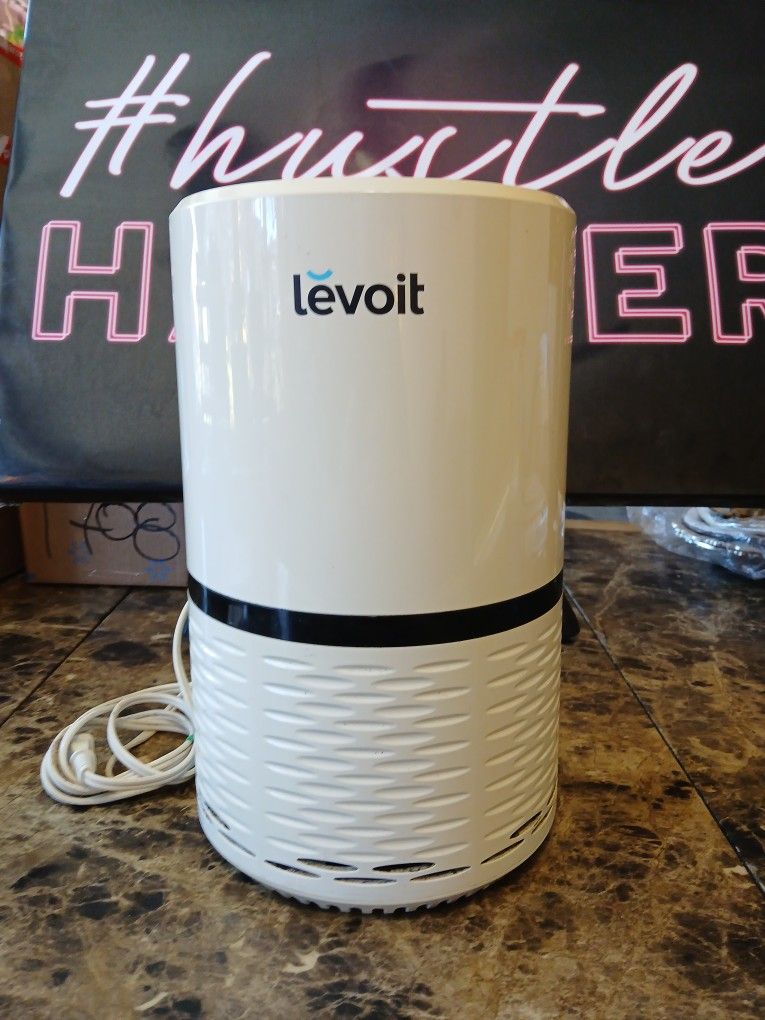 Levoit LV-H132 Compact HEPA Air Purifier with True HEPA
The Levoit LV-H132 Compact HEPA Air Purifier with True HEPA filtration technology is a porta