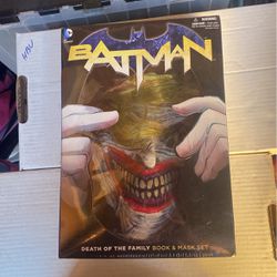 DC Comic Book Batman Death Of The Family Book/mask Set