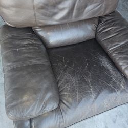 Super Comfy Electric Recliner 