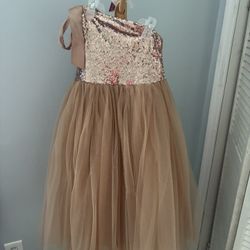 Girl’s Outfits