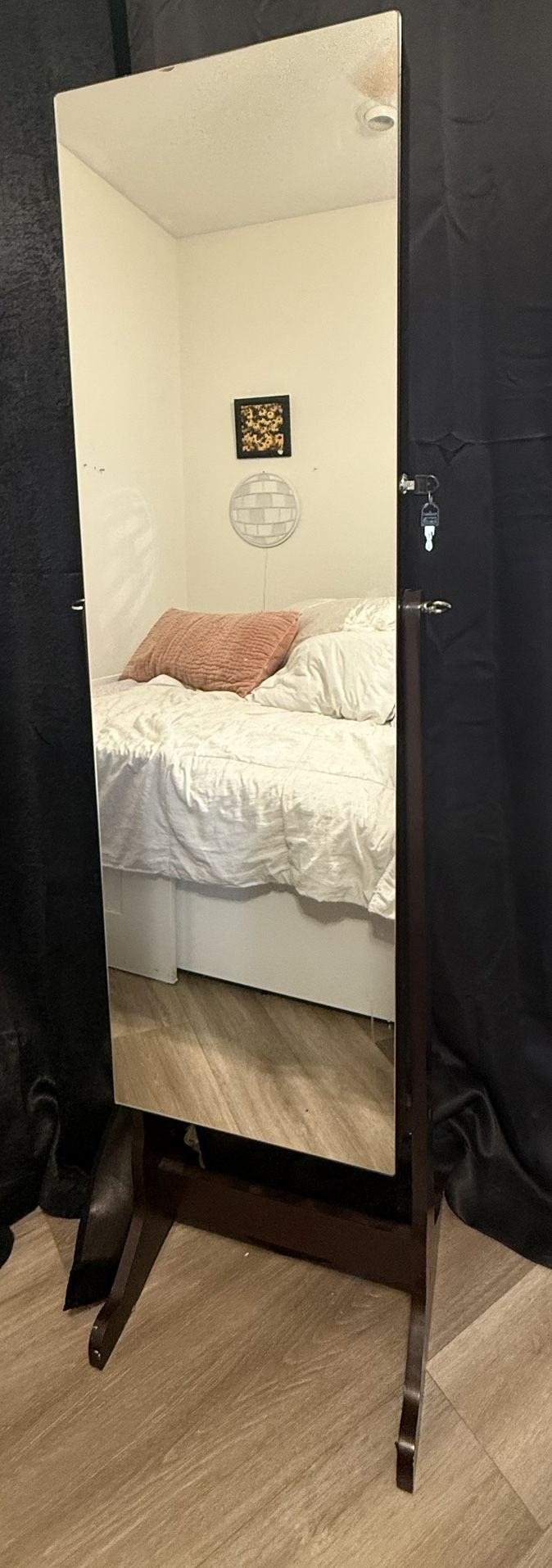 🪞full length armiore mirror + storage🪞