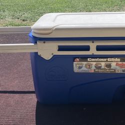 38qt igloo Cooler Slide Handle On Wheels 