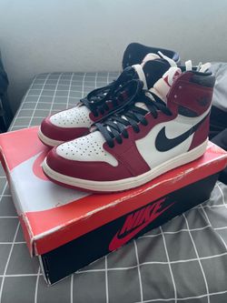 Jordan 1 chicago size 8.5 worn once