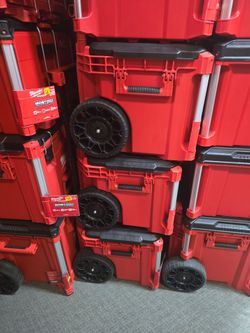 MILWAUKEE PACKOUT BASE WITH WHEELS