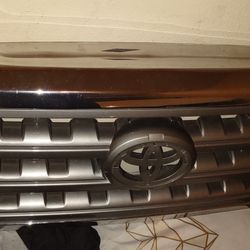 Toyota Sequoia Grill 
