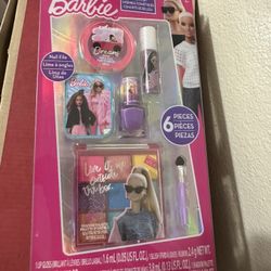 Barbie 6 Piece Cosmetic Set