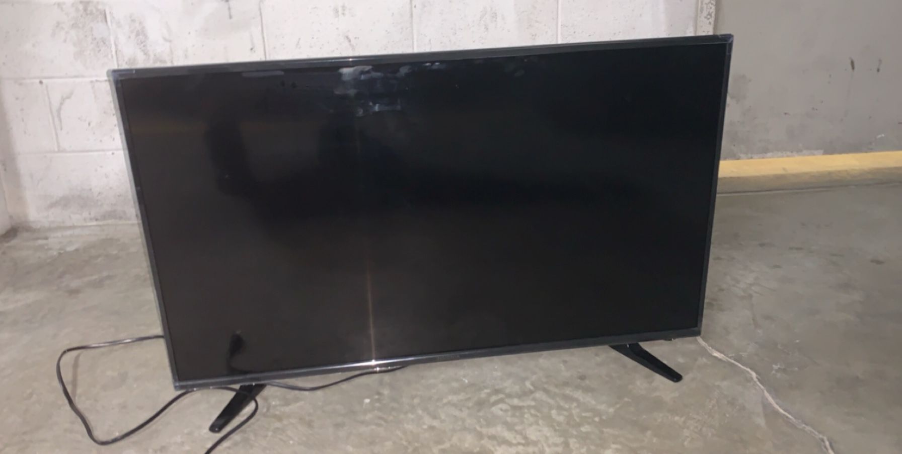 40 inch insignia TV